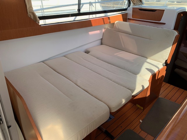 slider 16 Beneteau Antares 8